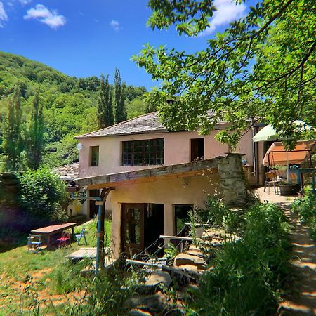 Albergue Eco El Beso - Vegano Tríacastela Exterior foto