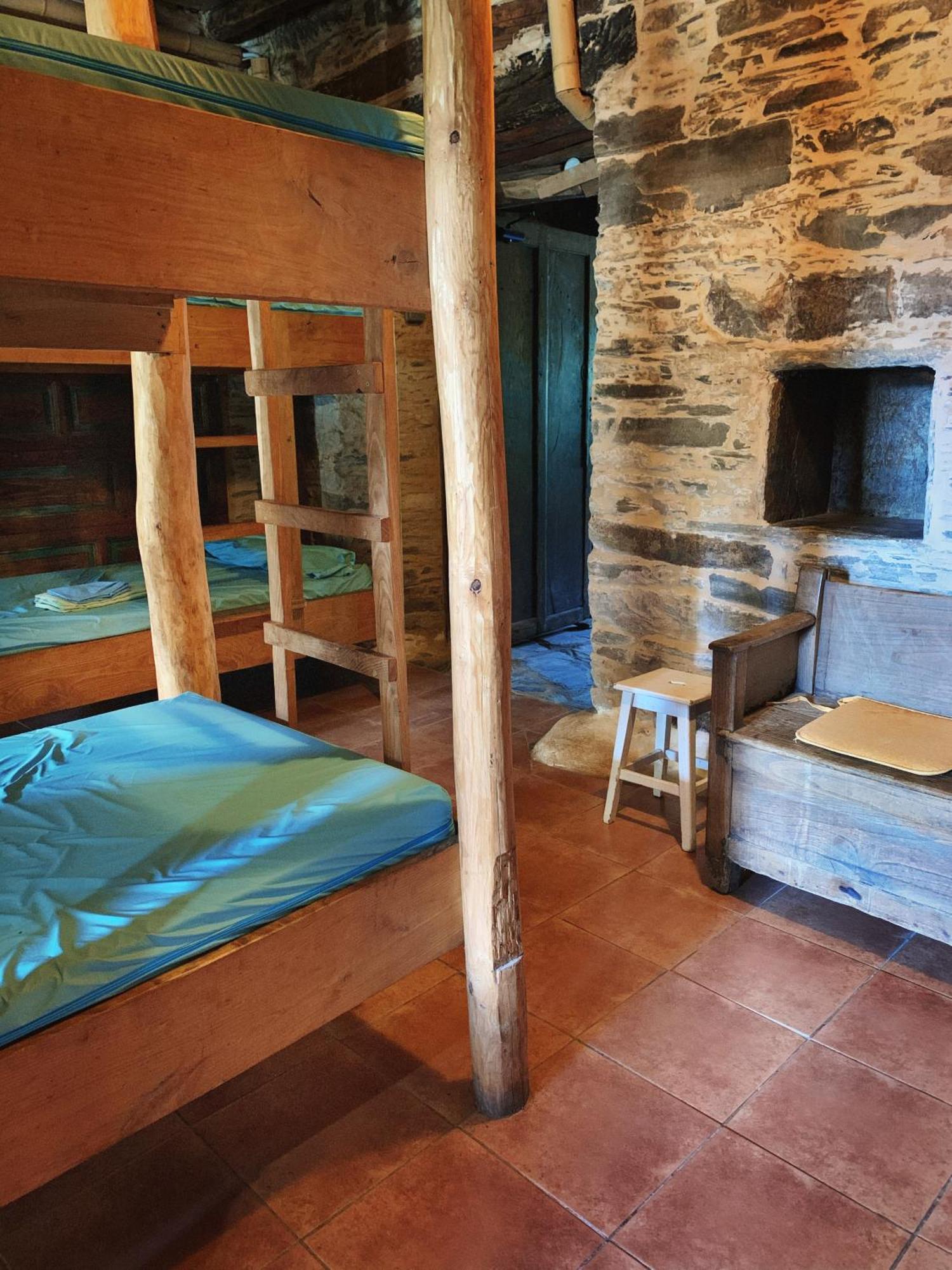 Albergue Eco El Beso - Vegano Tríacastela Exterior foto